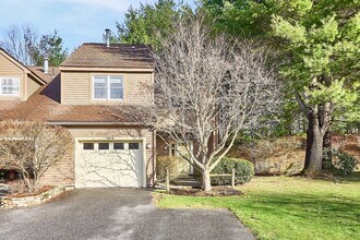 Building Photo - 1105 Ridgefield Cir