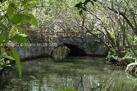 Building Photo - 2345 NE 135th St