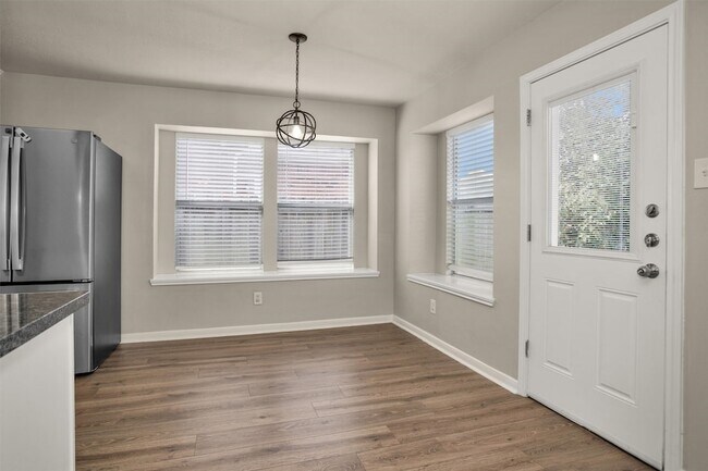 Building Photo - 32102 Decker Oaks Dr