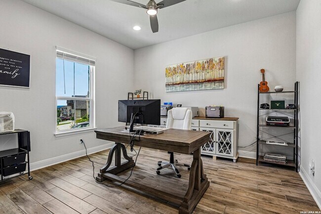 Building Photo - 1136 Aidenbaum