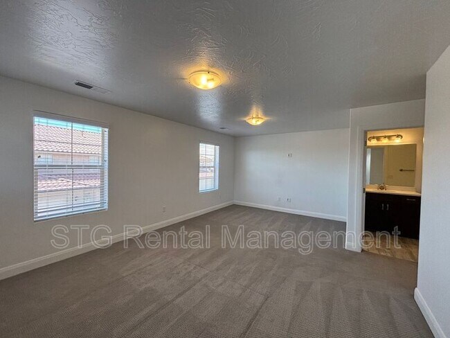 Building Photo - 1092 Alegre Alley