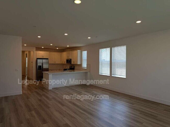 Building Photo - 8332 Taylormade Wy