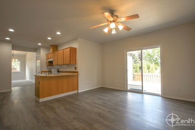 Building Photo - 18608 SE 13th Cir