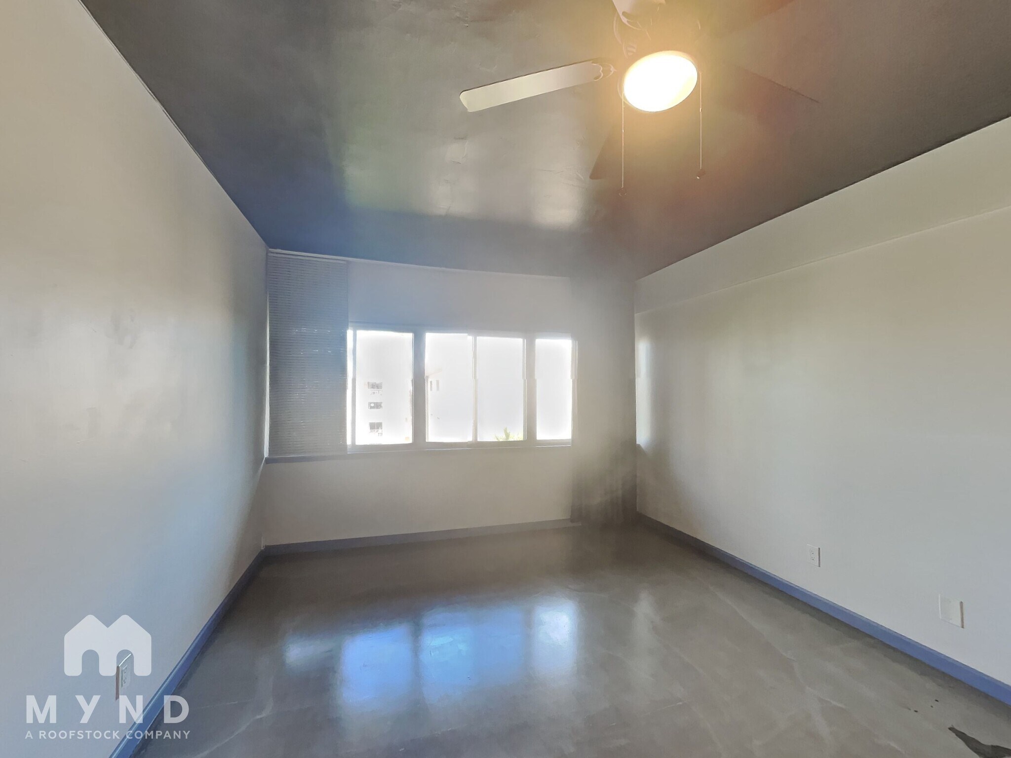 Building Photo - 349 E Thomas Rd