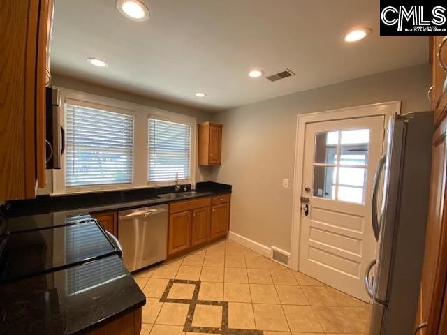 Building Photo - 634 M Ave