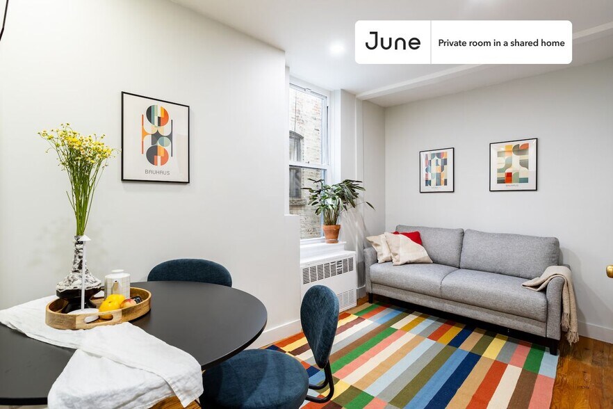 Building Photo - Adorable ROOM at The Lenox House