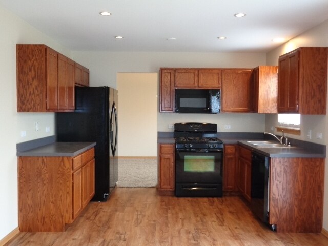 Building Photo - 1505 Finch Dr