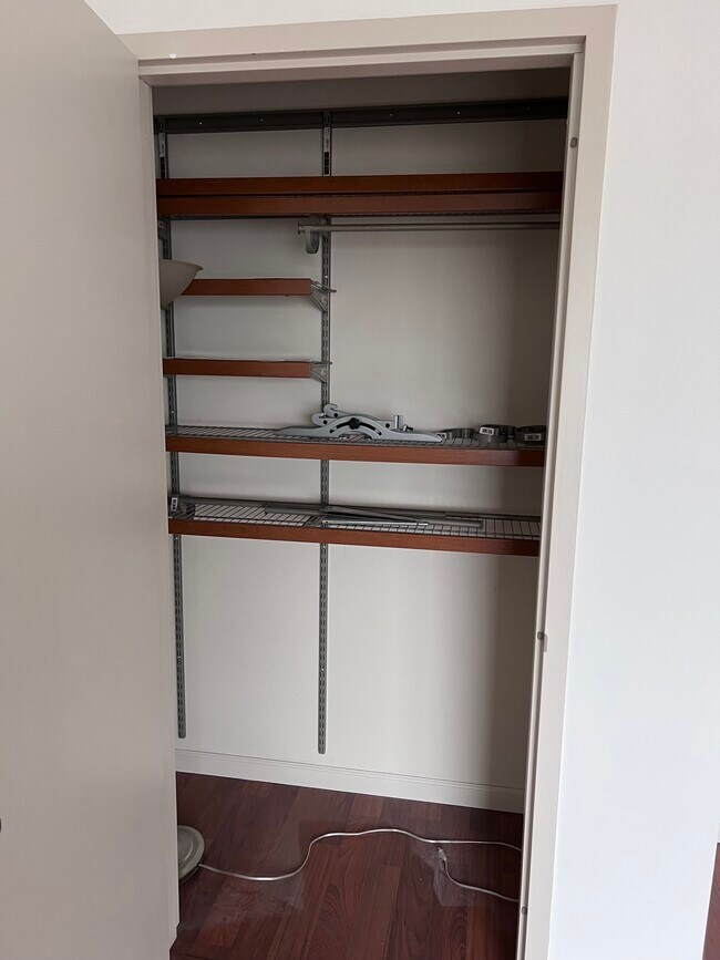 Building Photo - 1423 Irving St