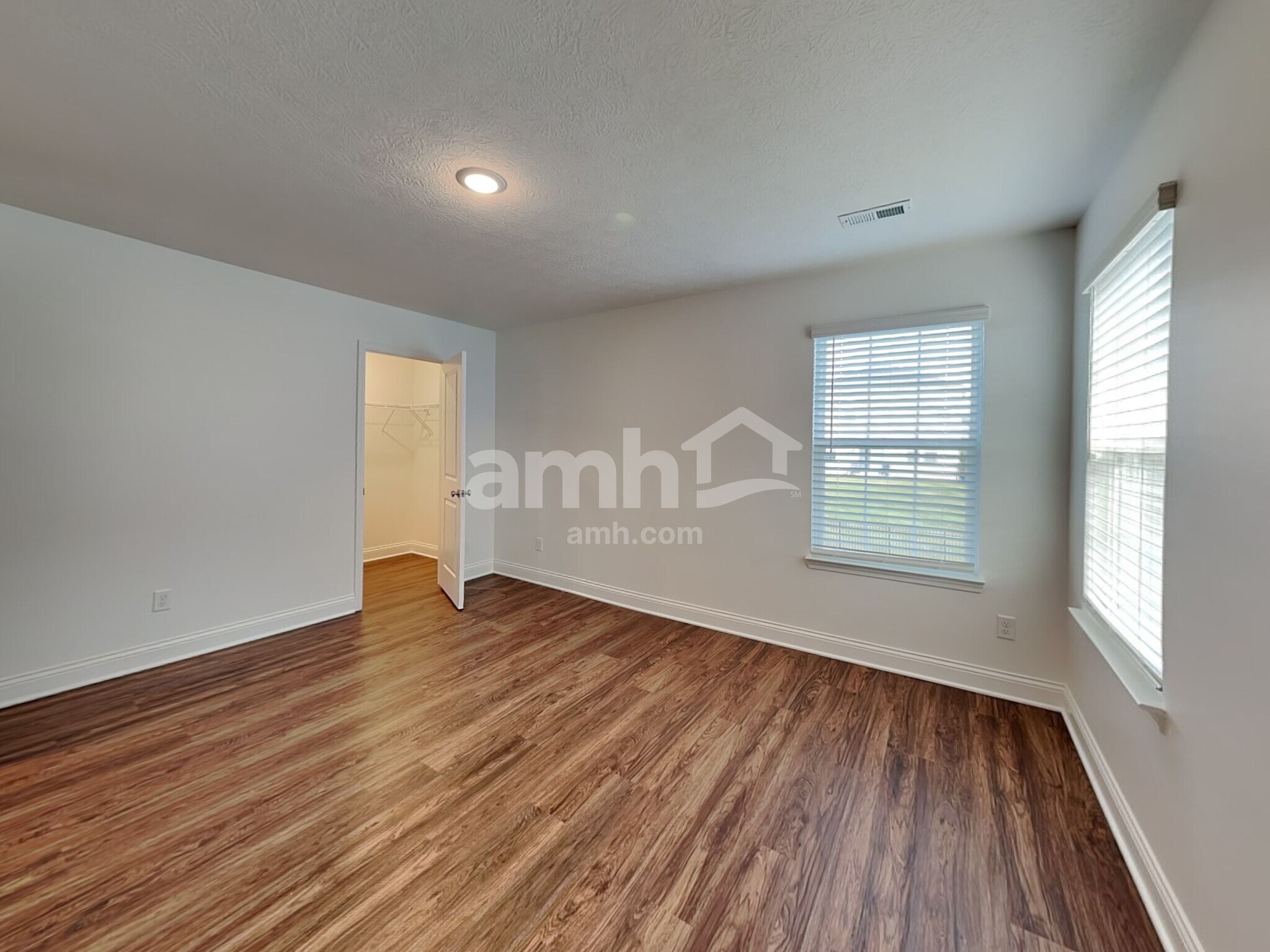 Building Photo - 8421 Northpoint Dr