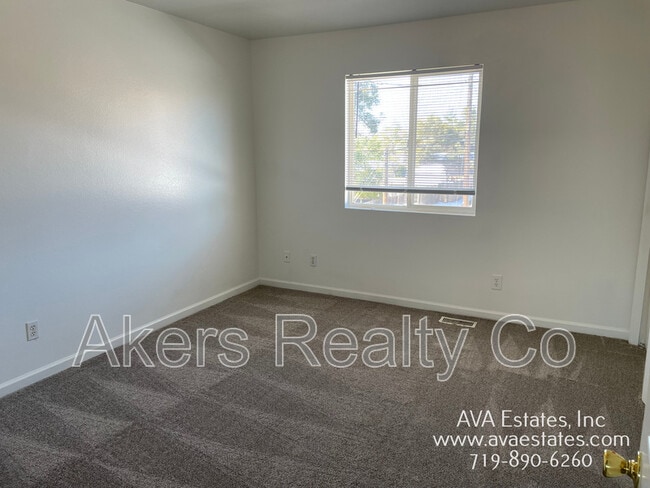 Building Photo - 1815 Montezuma Rd