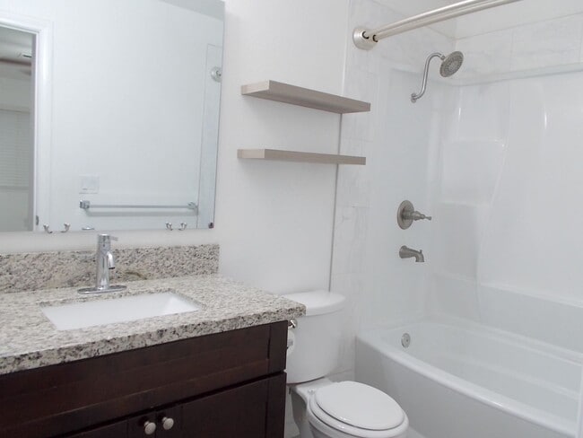 Building Photo - 6208 Ilanos Ln