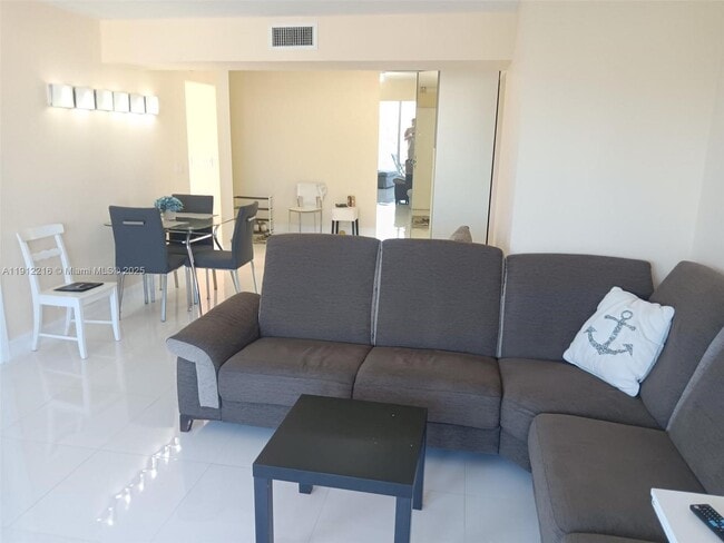 Building Photo - 3703 NE 166th St