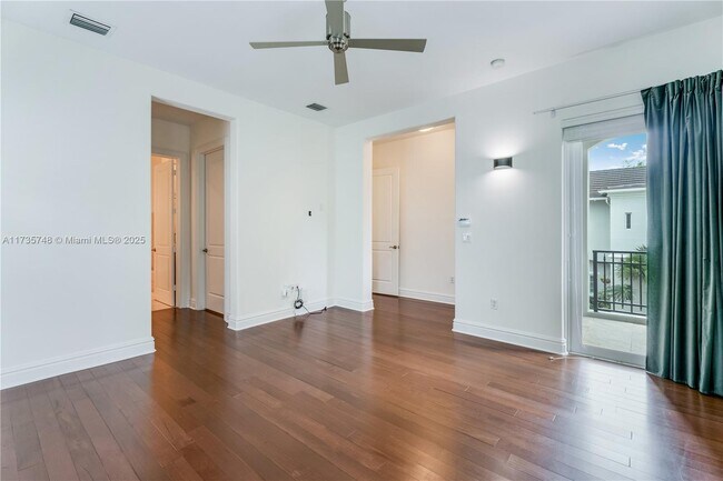 Building Photo - 10155 SW 75th Pl