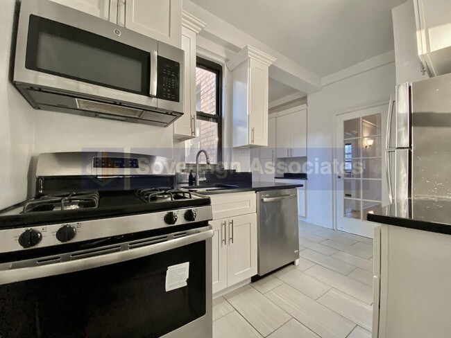 Building Photo - 308 W 104th St