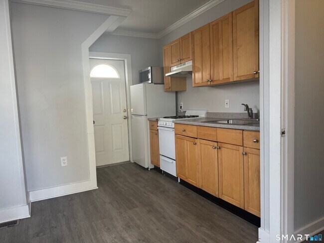 Building Photo - 210 Prospect Ave