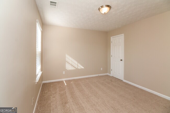 Building Photo - 4766 Highpoint Way