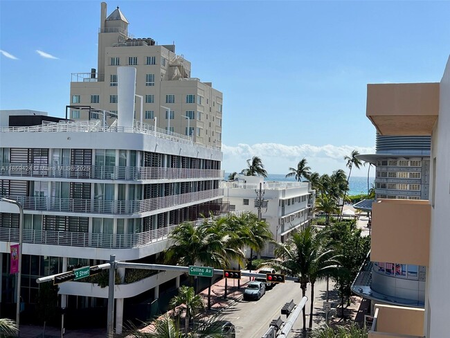 Building Photo - 1150 Collins Ave