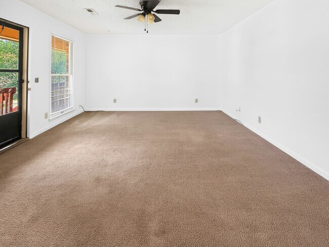 Building Photo - 6209 Friar Tuck Dr NW