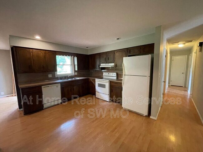 Building Photo - 1236 W Winkler St