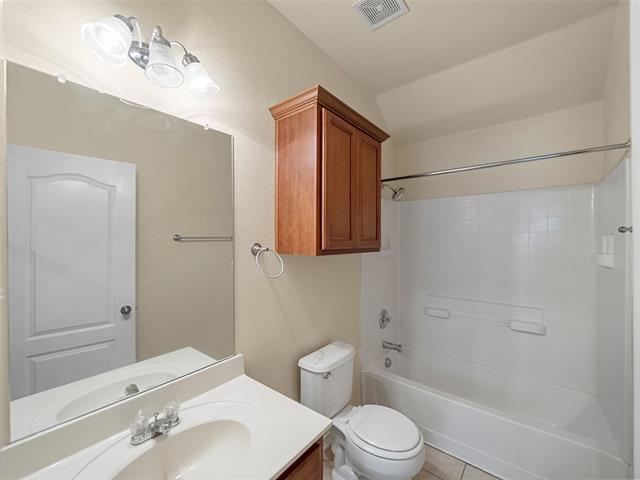 Building Photo - 5932 Clearwater Dr