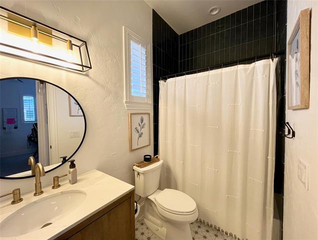 Building Photo - 4529 Venetian Way