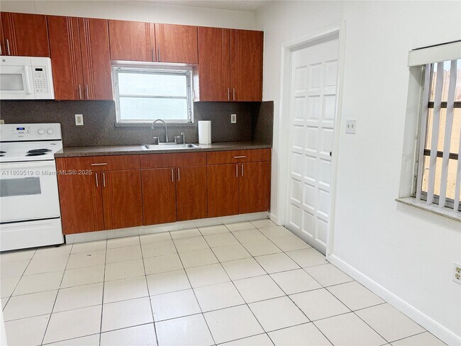 Building Photo - 2380 SW 11th St