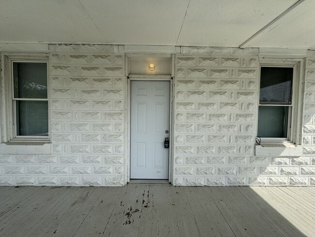 Building Photo - 6 Laurel Hill Ln