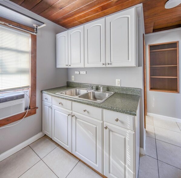 Building Photo - 225 S K St