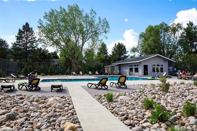 Building Photo - 1315 Sparta Plaza