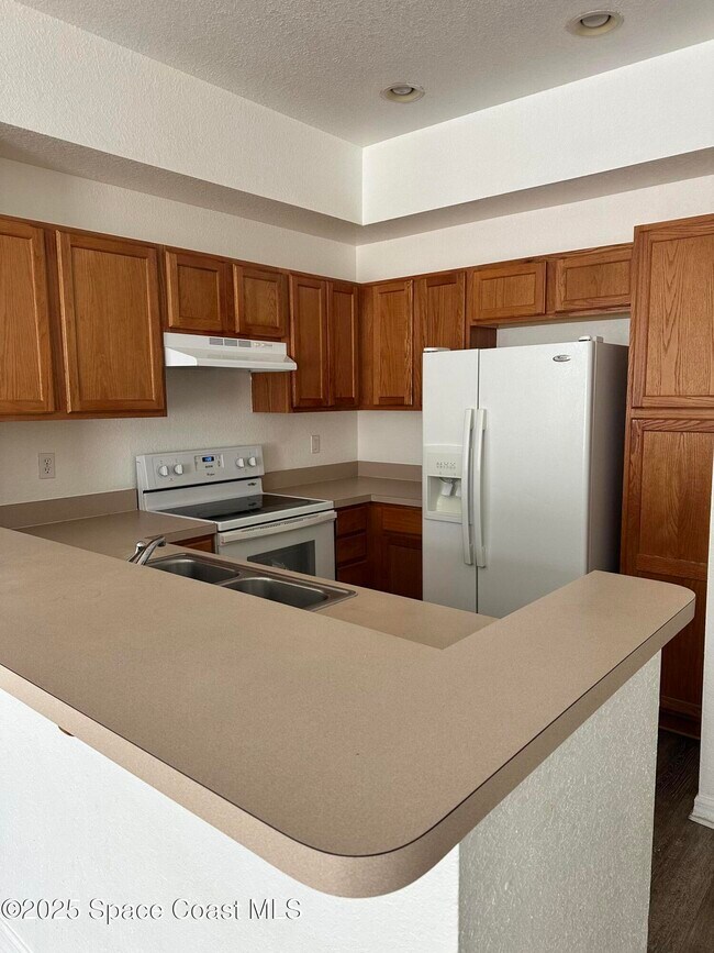 Building Photo - 105 Turpial Way