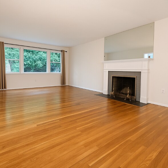 Building Photo - 4902 Elsmere Ave