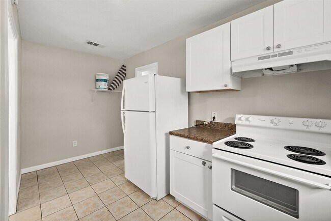 Building Photo - 2318 Pecan St