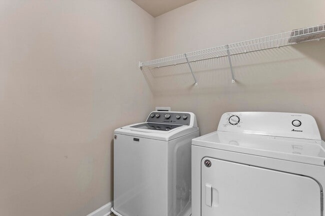 Building Photo - 902 Purvis Ct