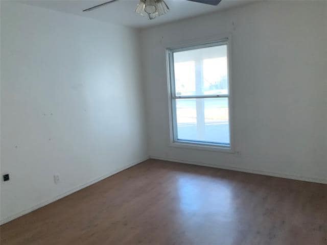 Building Photo - 2413 Sussex Dr