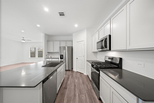 Building Photo - 807 Brazos Trl