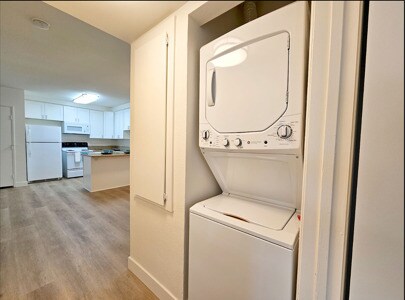 Building Photo - The Vine Apts.