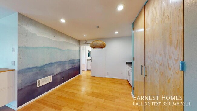 Building Photo - 8740 Tuscany Ave