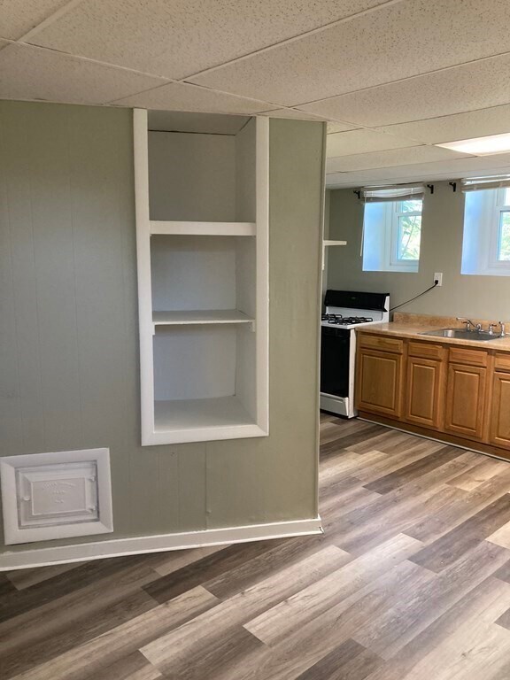 Building Photo - 604 Rock St