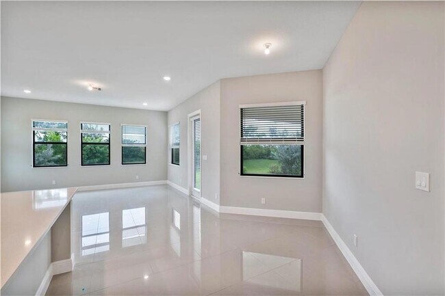 Building Photo - 12135 E Baypoint Cir