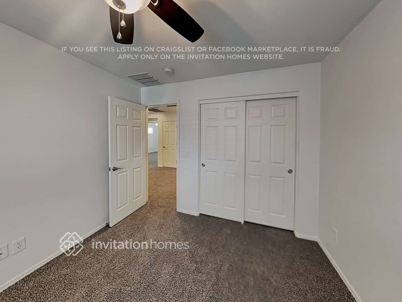 Building Photo - 162 N Sandal