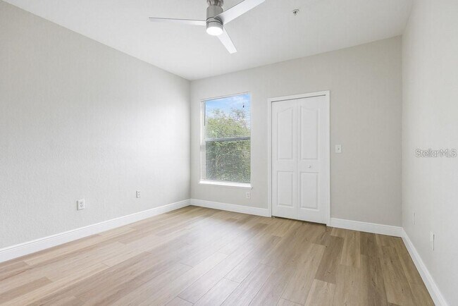 Building Photo - 5605 Legacy Crescent Pl