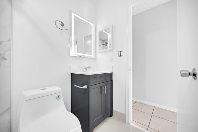 Building Photo - 6542 NW 24th Ct