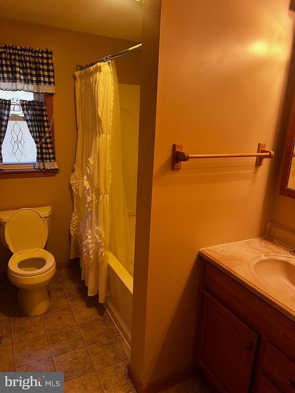 Building Photo - 636 Ridgeway Rd