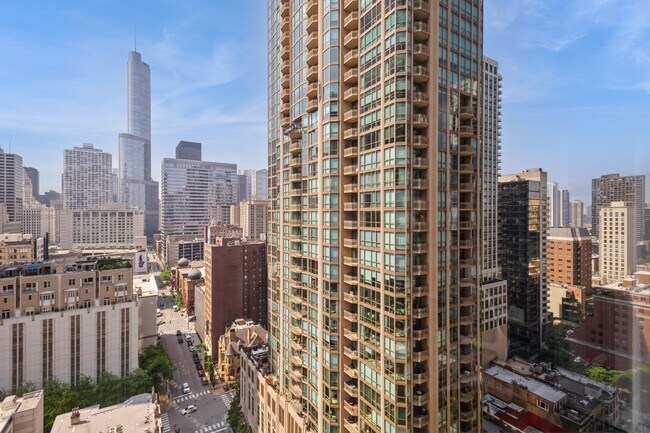 Building Photo - 30 E Huron St