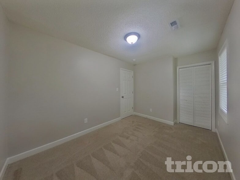 Building Photo - 3453 Sunset Rd