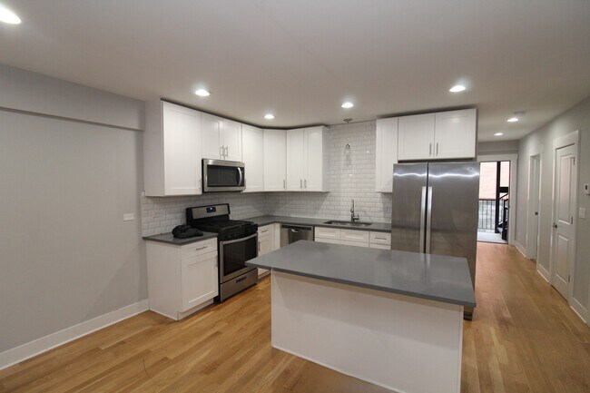 Building Photo - 1411 W Taylor St