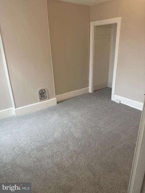 Building Photo - 518 Chain St