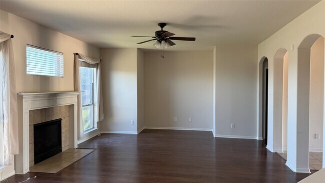 Building Photo - 2107 Auburn Vale St