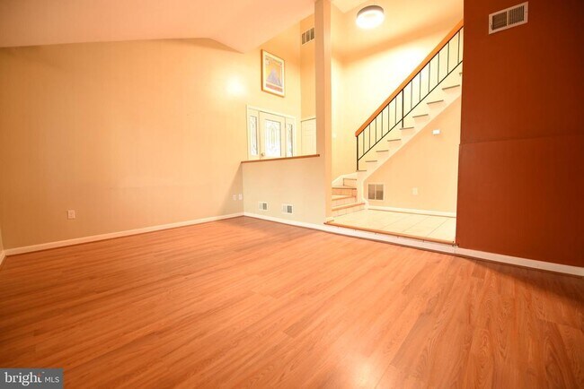 Building Photo - 111 Biscayne Ct