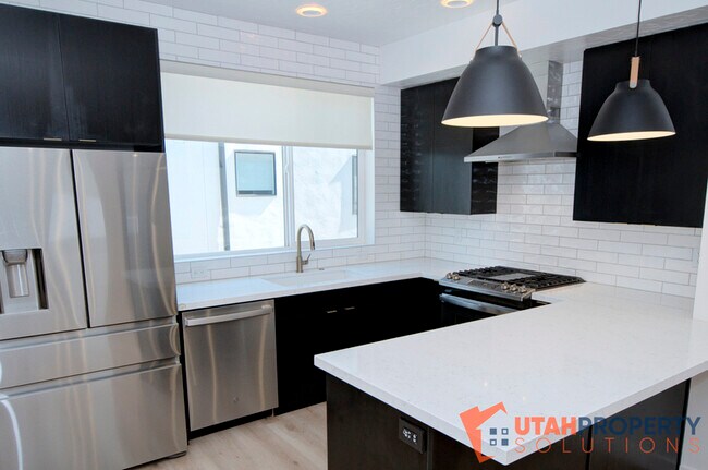 Building Photo - 351 W 800 N